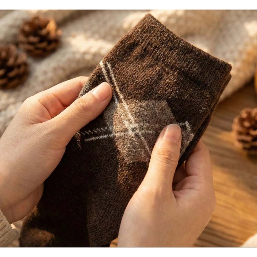 [Kaimi Cotton] 7-Pair Set &ndash; Random Colors &ndash; Winter Essential (Men&rsquo;s) Premium Thermal Wool Socks &ndash; Cold-Proof / Warm / Long Winter Socks &ndash; Plaid Design, , large