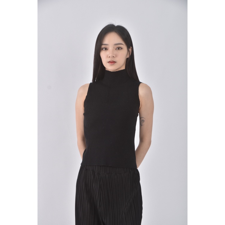(S) 【智恩私服】質感修身短版無袖黑色上衣二手衣, , large