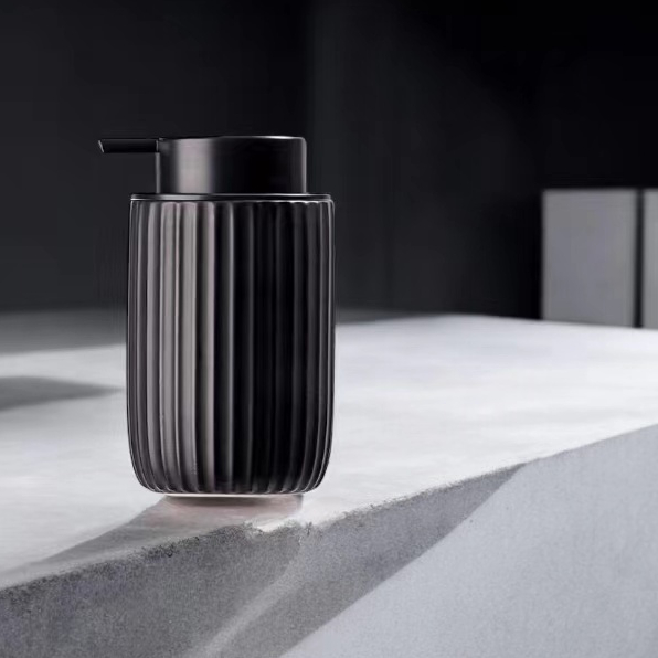 ceramic-diamond-patterned-mousse-jar