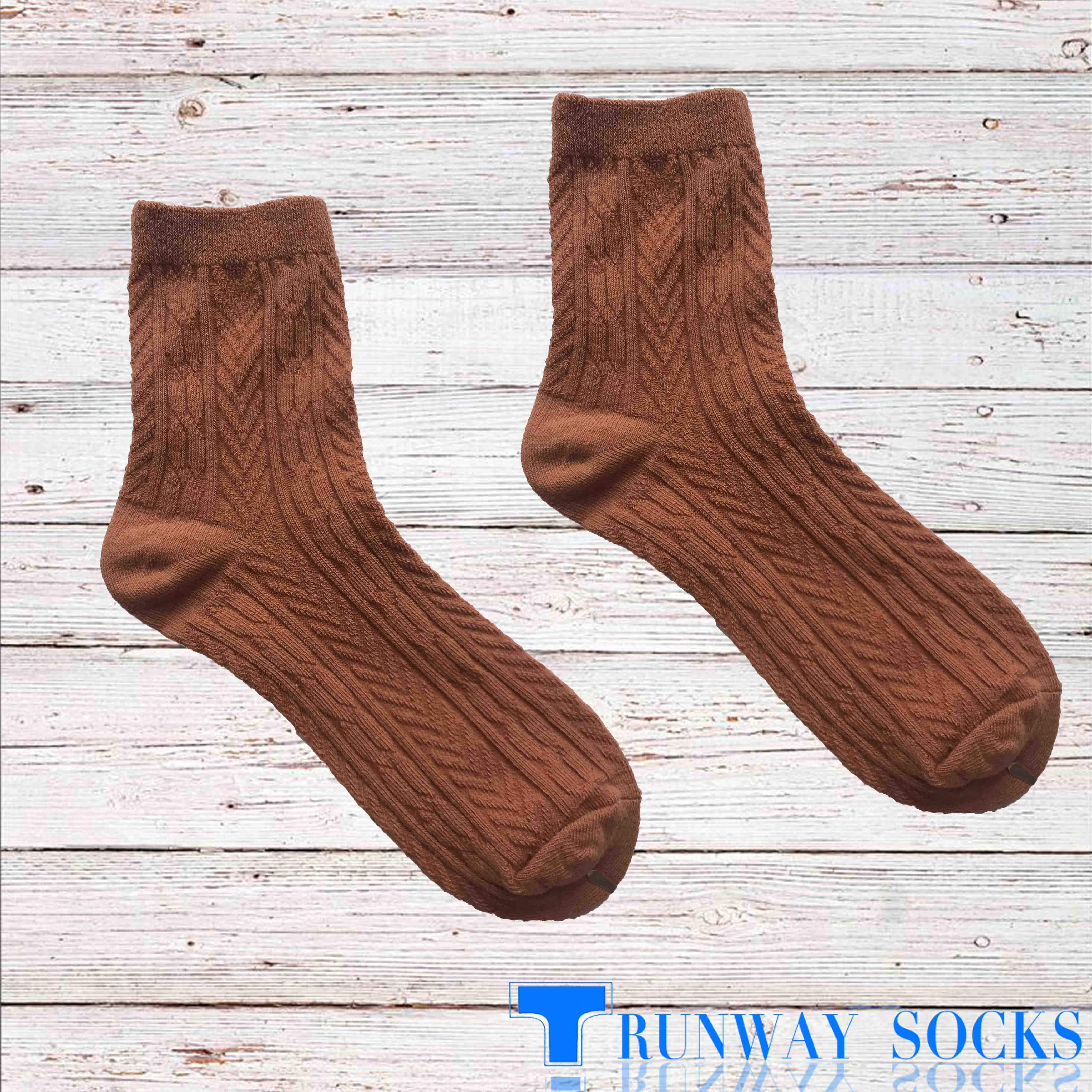 【RUNWAY】《RUNWAY SOCKS》Best-Selling Japanese Style Trendy Short Socks – Double Cylinder Technology with Retro Jacquard Design – Dark Brown – 1 Pair, , large