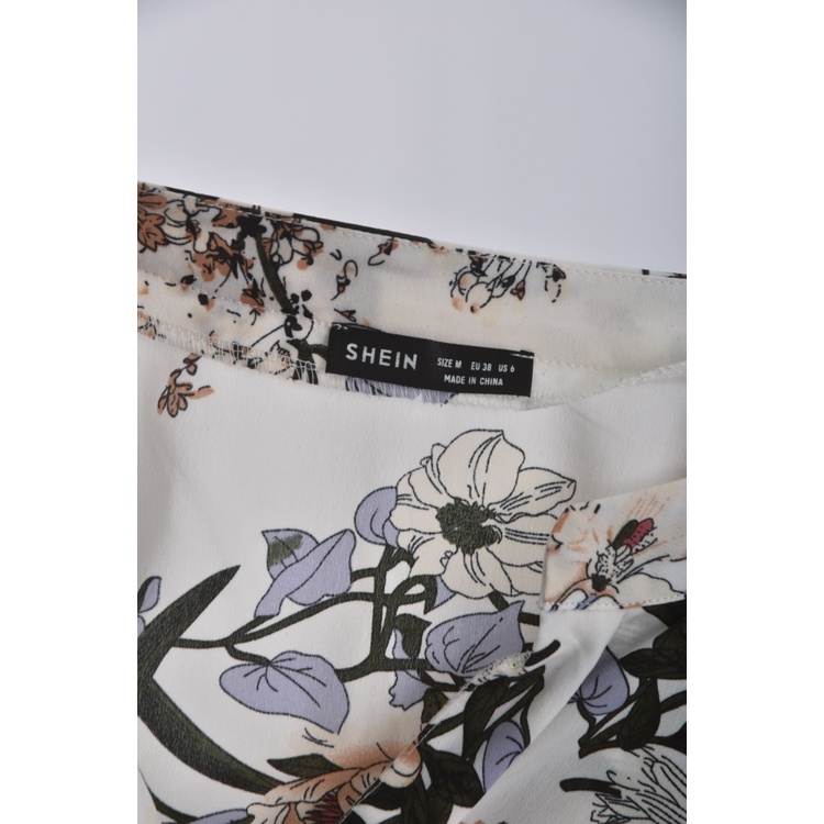 (XL) shein花卉白色短袖上衣二手衣, , large
