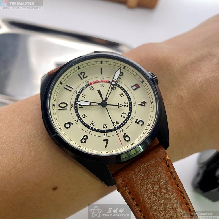 [星晴錶業]TommyHilfiger手錶,44mm,TH00033米黃色錶面黑錶殼咖啡色真皮皮革錶帶款, , large