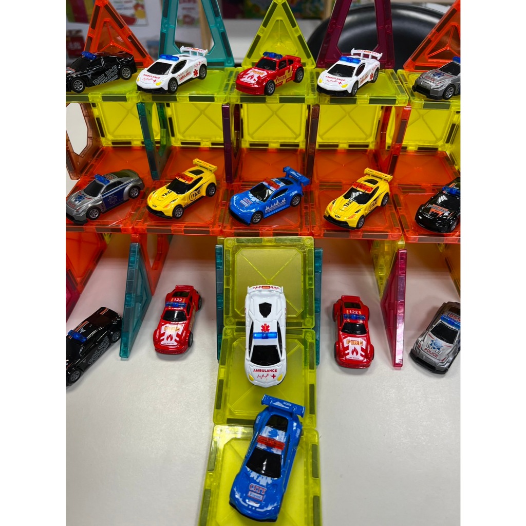 《南門書局》停車場磁力片 特價$1050~內含20台迴力車~, , large