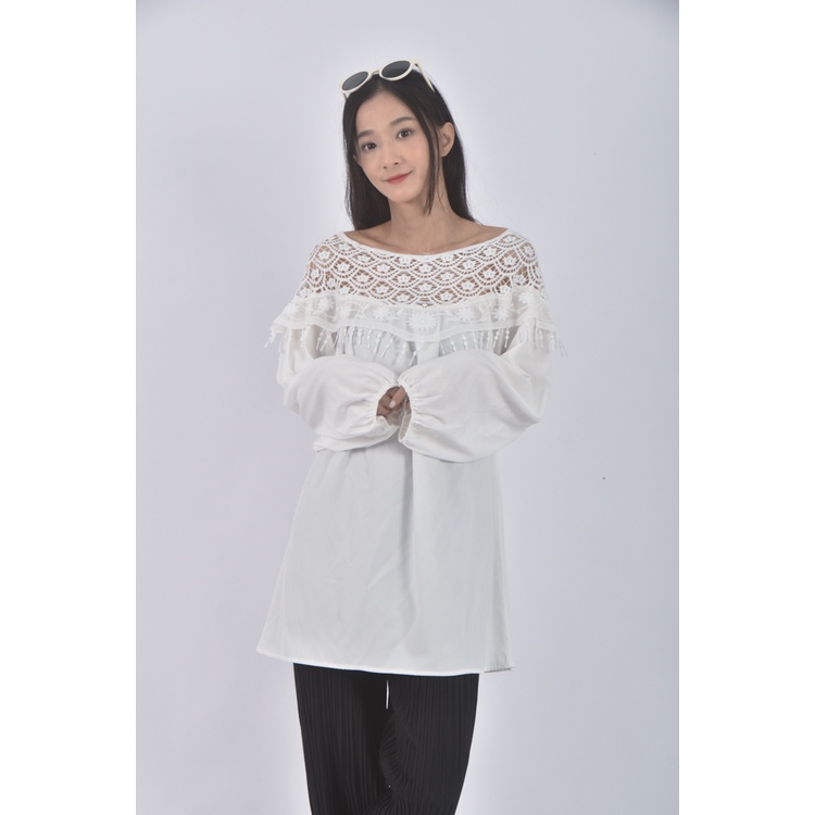 (L) 蕾絲邊白色長袖上衣二手衣