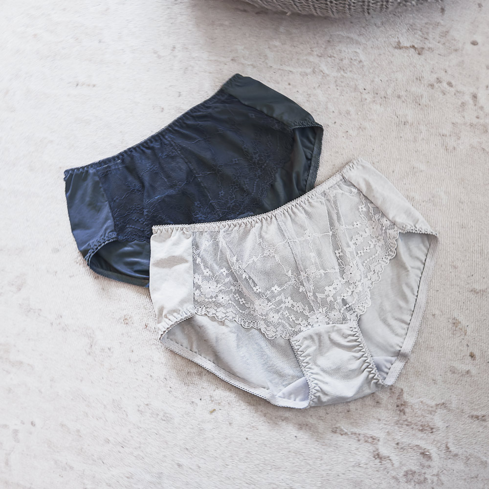 【Clany可蘭霓】台灣製 柔霧花境 親膚柔滑涼感蕾絲M-XL中腰內褲｜3081-62 沉靜藍, , large