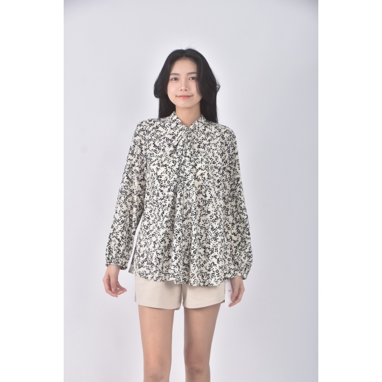 (L) 23区 Vingt trois arrondissements質感花紋白色長袖上衣二手衣