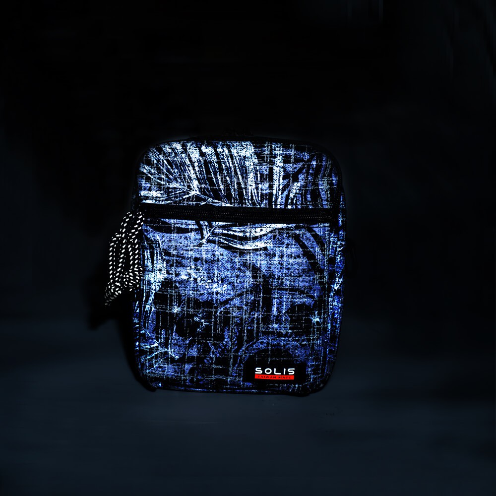 SOLIS 反光骷髏系列旅行隨身側背小包-沙石黑, , large